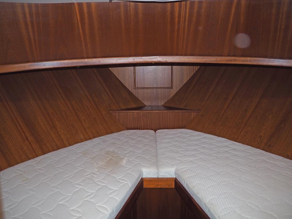 Cabin en avant, H&eacute;bergements